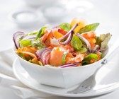 Räucherlachssalat mit Orange und Shrimps