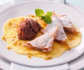 Maroniecken mit Ananas und Schokoeis