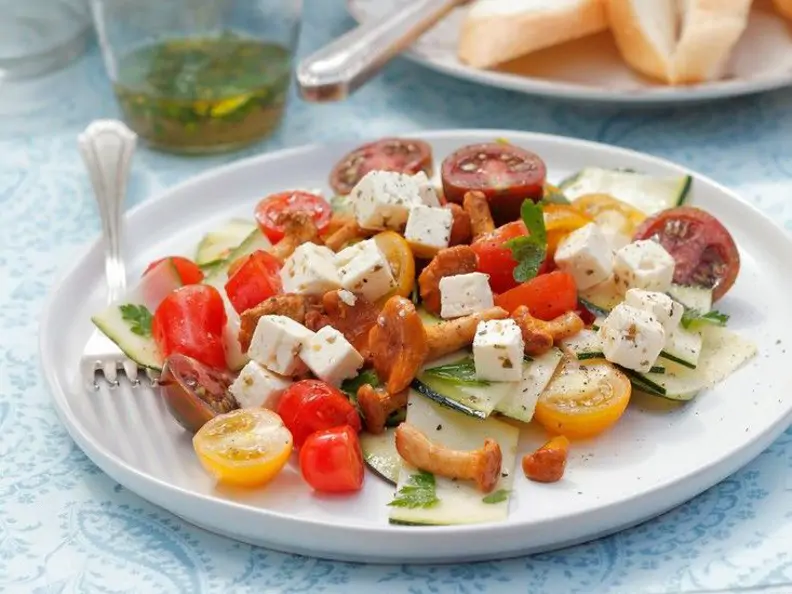 Tomaten-Pfifferlingssalat