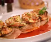 Ravioli mit Garnelen und Tomatensauce