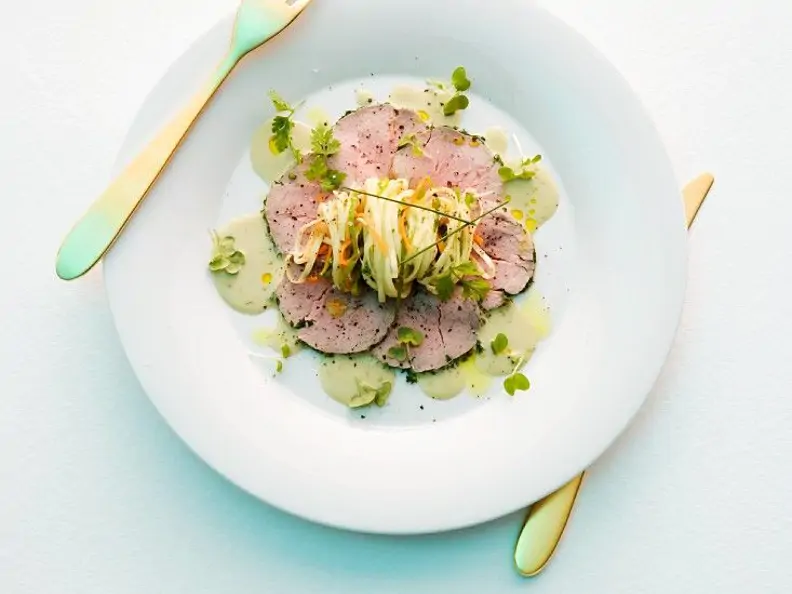 Gedämpftes Kalbsfilet mit Gemüse