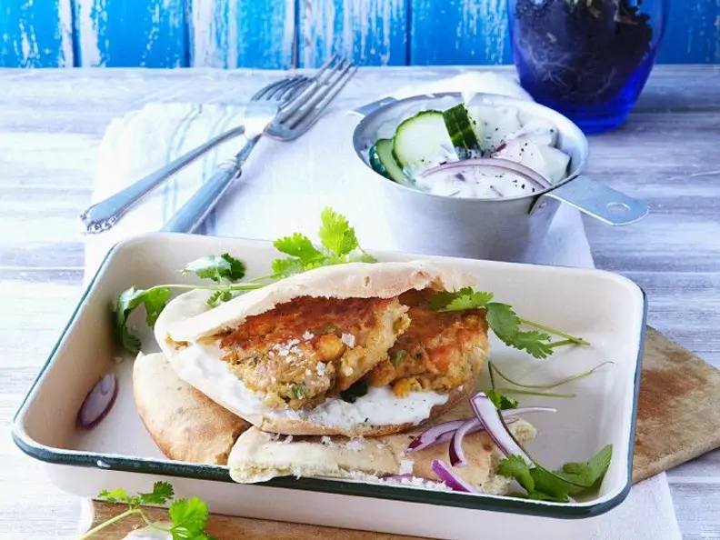 Falafel im Pitabrot mit Tzatziki