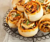 Tomaten-Schnecken mit Zucchini