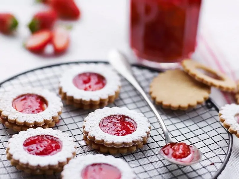 Mürbeteigkekse mit Marmeladenfüllung