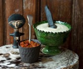 Maisbrei und pikante Tomatensauce aus Afrika