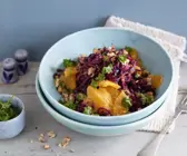 Rotkohlsalat mit Orangen und Nüssen