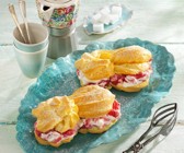Eclairs mit Rhabarberfüllung
