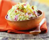 Kohlsalat mit Zwiebel