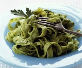 Tagliatelle mit Kräuterpesto