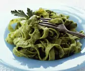 Tagliatelle mit Kräuterpesto