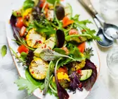 Gemüsesalat mit Kräutern
