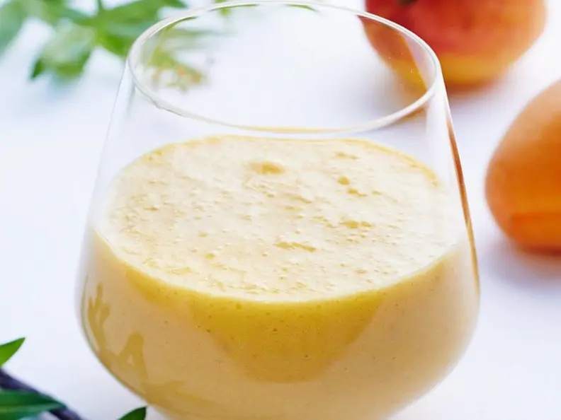 Aprikosen-Soja-Drink