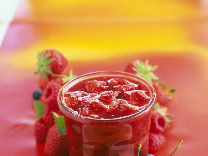 Rote Beerenkonfitüre