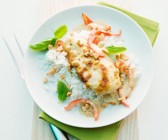 Hähnchen mit Erdnusssauce und Reis