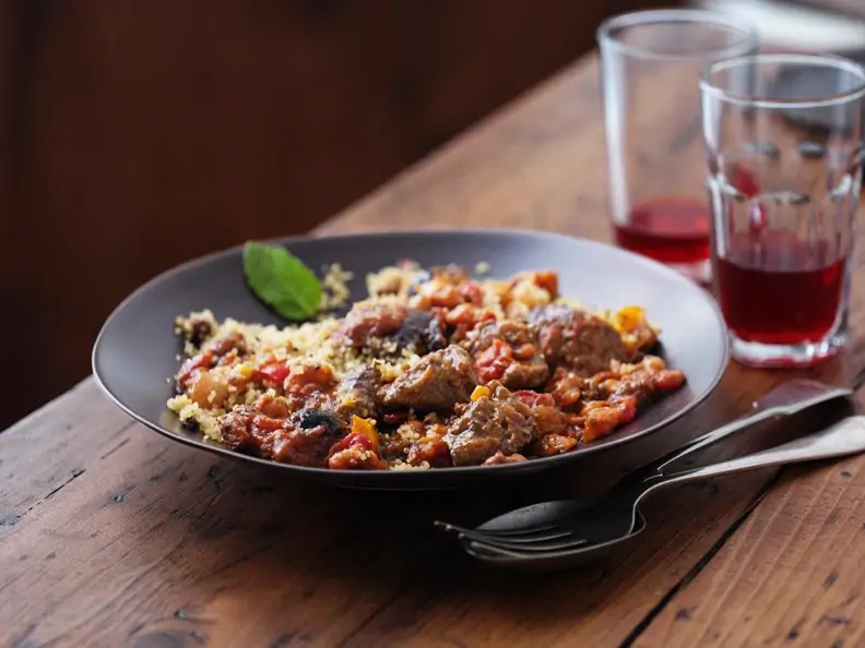 Tajine mit Rindfleisch und Couscous