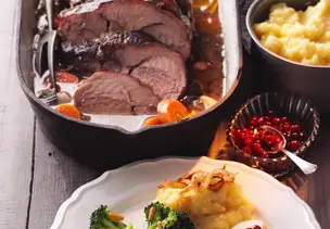 Gebratene Wildschweinkeule