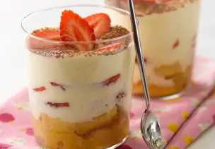 Erdbeer-Tiramisu im Glas