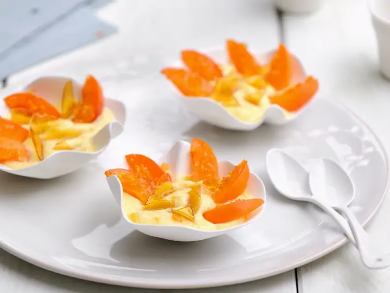 Spanische Dessertcreme mit Aprikosen