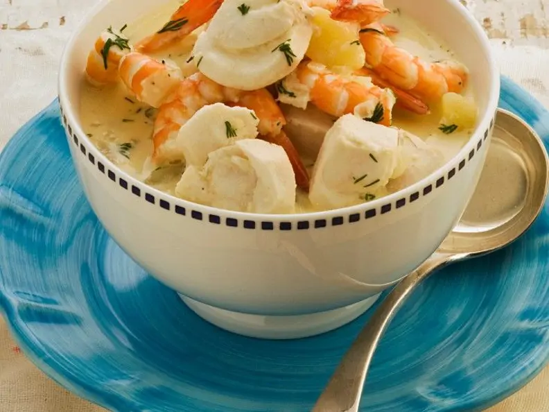 Cremige Fisch-Scampi-Suppe