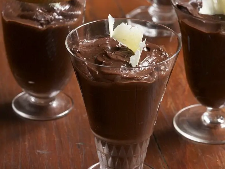 Einfache Mousse au Chocolat