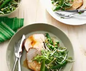 Schweinebraten mit Salat