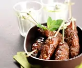 Lammspieße mit Joghurt-Minz-Sauce