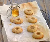Marmeladenplätzchen mit Holunderblütengelee