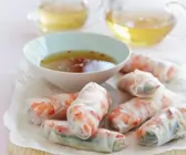 Reispapierröllchen mit Chilisauce