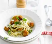 Pasta mit Geflüglebällchen