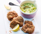 Rehschnitzel mit Nusspanade und Kartoffel-Wirsing-Püree