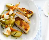 Paniertes Schnitzel mit Röstgemüse