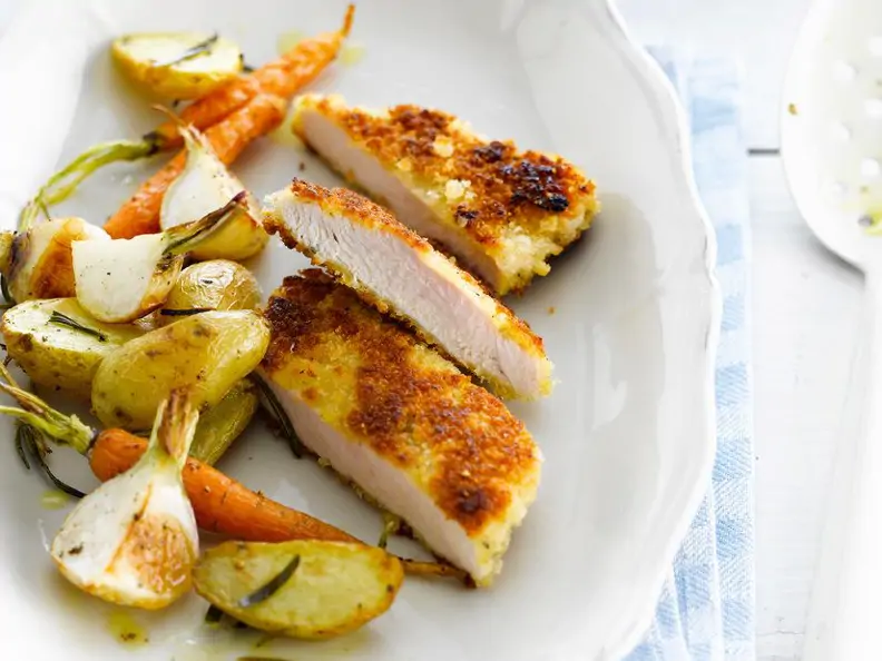 Paniertes Schnitzel mit Röstgemüse
