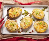 Baked Potatoes mit Käse, Speck und Mais