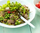 Lammragout mit Erbsen und Minze