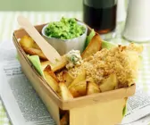 Frittierte Fischhäppchen mit Chips