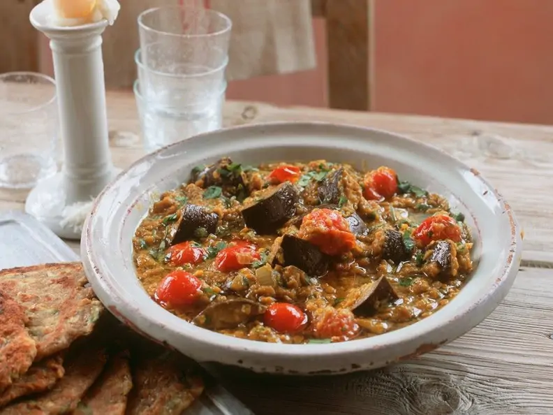 Indischer Linseneintopf mit Aubergine