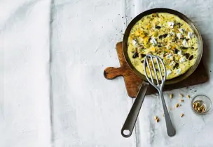 Zucchini-Frittata mit Feta