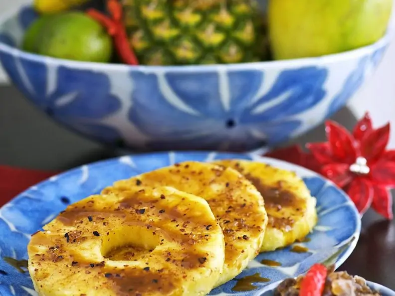 Ananas mit Karamellsauce