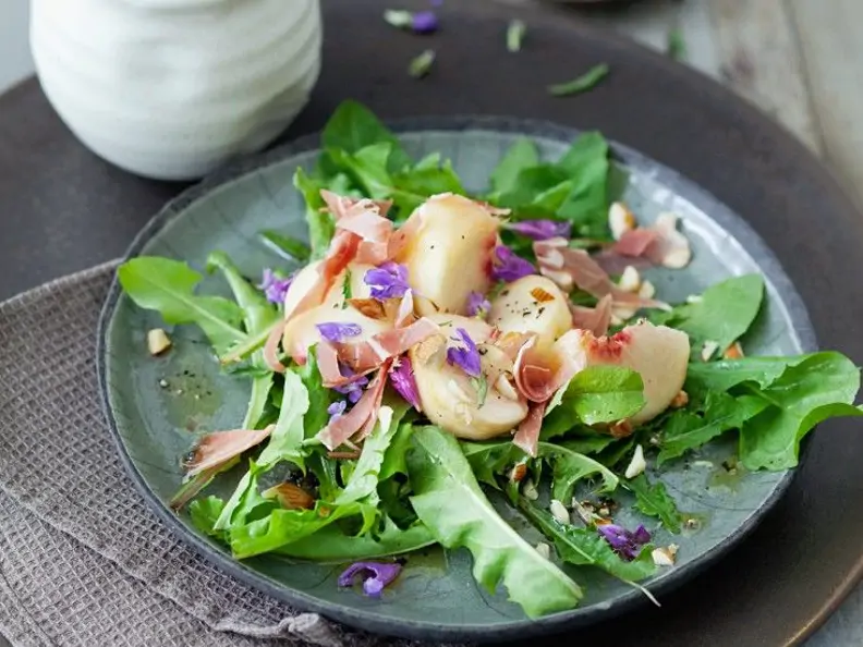 Italienischer Löwenzahnsalat