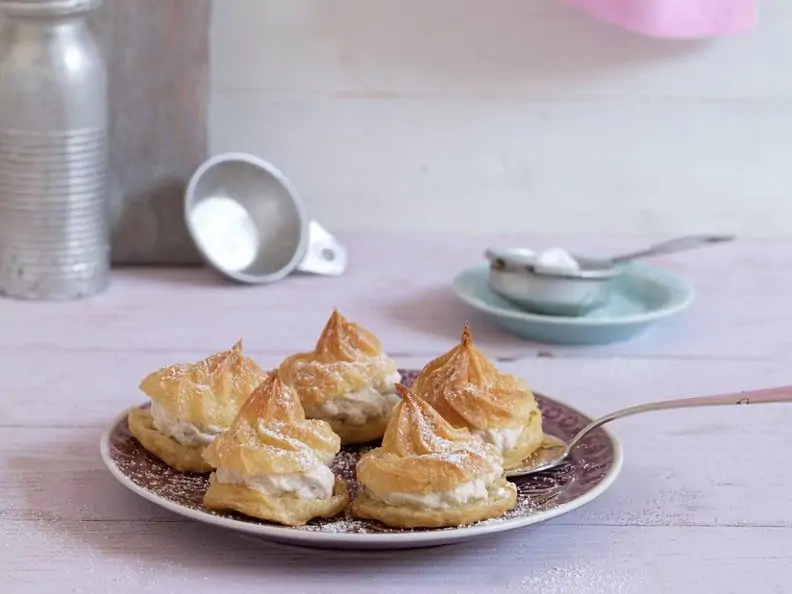 Profiteroles mit Veggie-Sahne