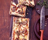 Tarte mit Tomaten-Champignonbelag