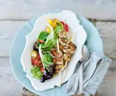 Putenspieße mit Salat