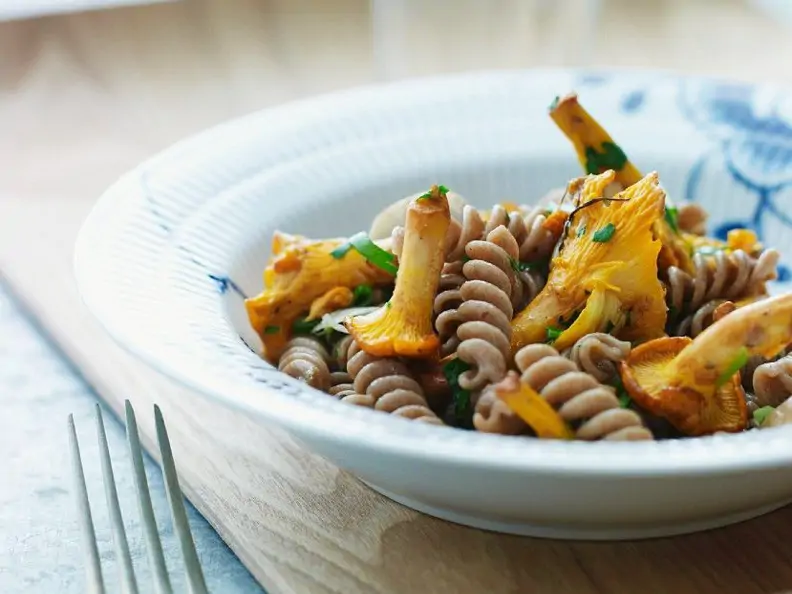 Vollkornpasta mit frischen Pilzen