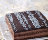 Französische Mandel-Biskuit-Torte mit Schokoladenglasur