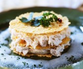 Stockfischcreme mit Parmesanhippen