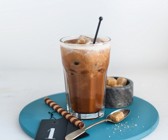 Eiskaffee mit Nusssirup