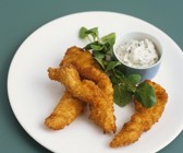 Knusprig gebackene Seezunge mit Dip