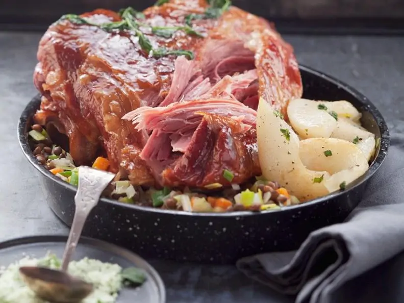 Linsengemüse mit Schinkenbraten udn Birnen