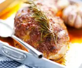 Scharf gewürzter Lammbraten mit Knoblauch