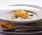 Cardysuppe mit Topinambur und Käse